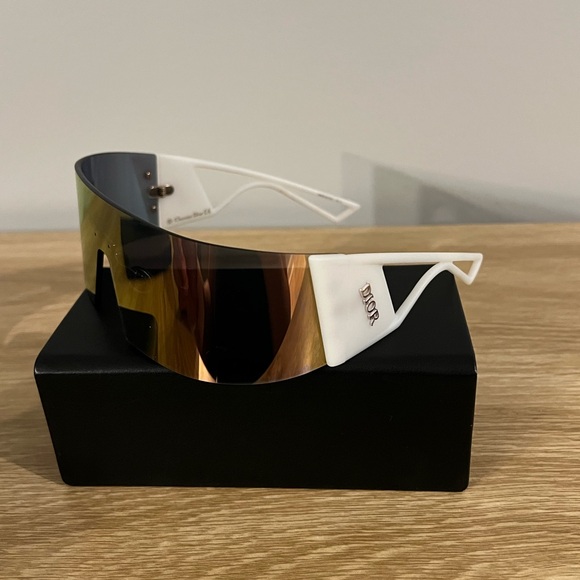 Christian Dior "KALEIDIORSCOPIC" Sunglasses - Picture 5 of 11